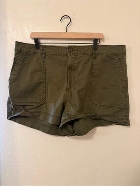 Old Navy - Olive Green Women's Utility Shorts